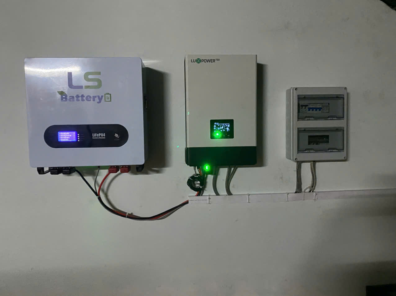 Hệ thống 5kw lưu trữ 5kw hibrid – Sử dụng cả ngày và đêm