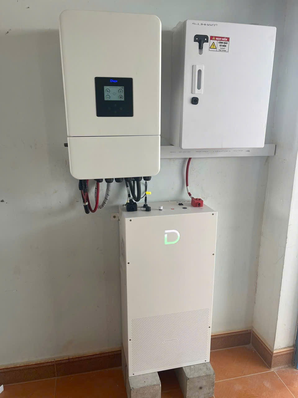 Hệ thống 6 kw lưu trữ 15kw hibrid – Sử dụng cả ngày và đêm
