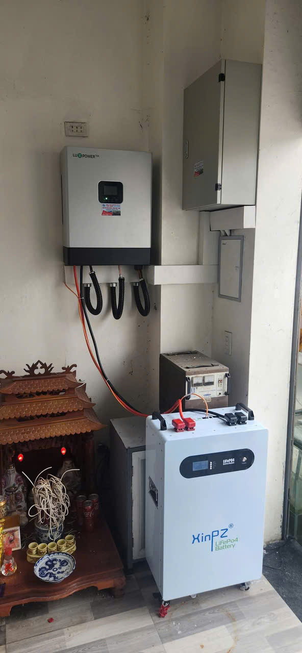HỆ thống 9,2kw lưu trữ 16kw  bàn giao cho chủ quán ở Hải Dương